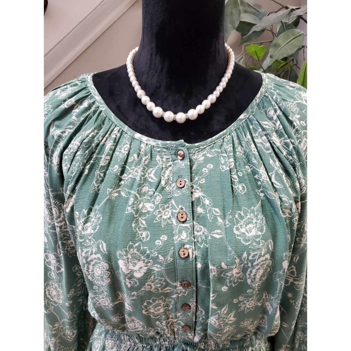 Skylar + Madison Women's Green Floral Rayon Round Neck Long Sleeve Knee Length M