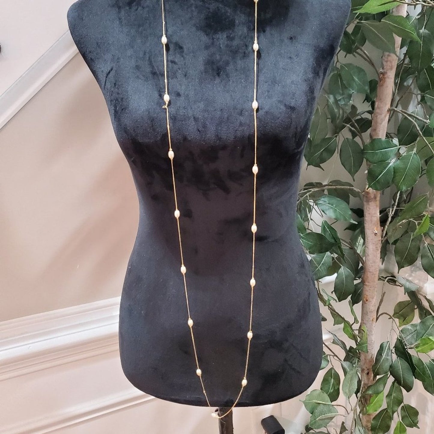 Women's Multilayer Beige Round Beaded Link Chain Fashion Pendant Necklace