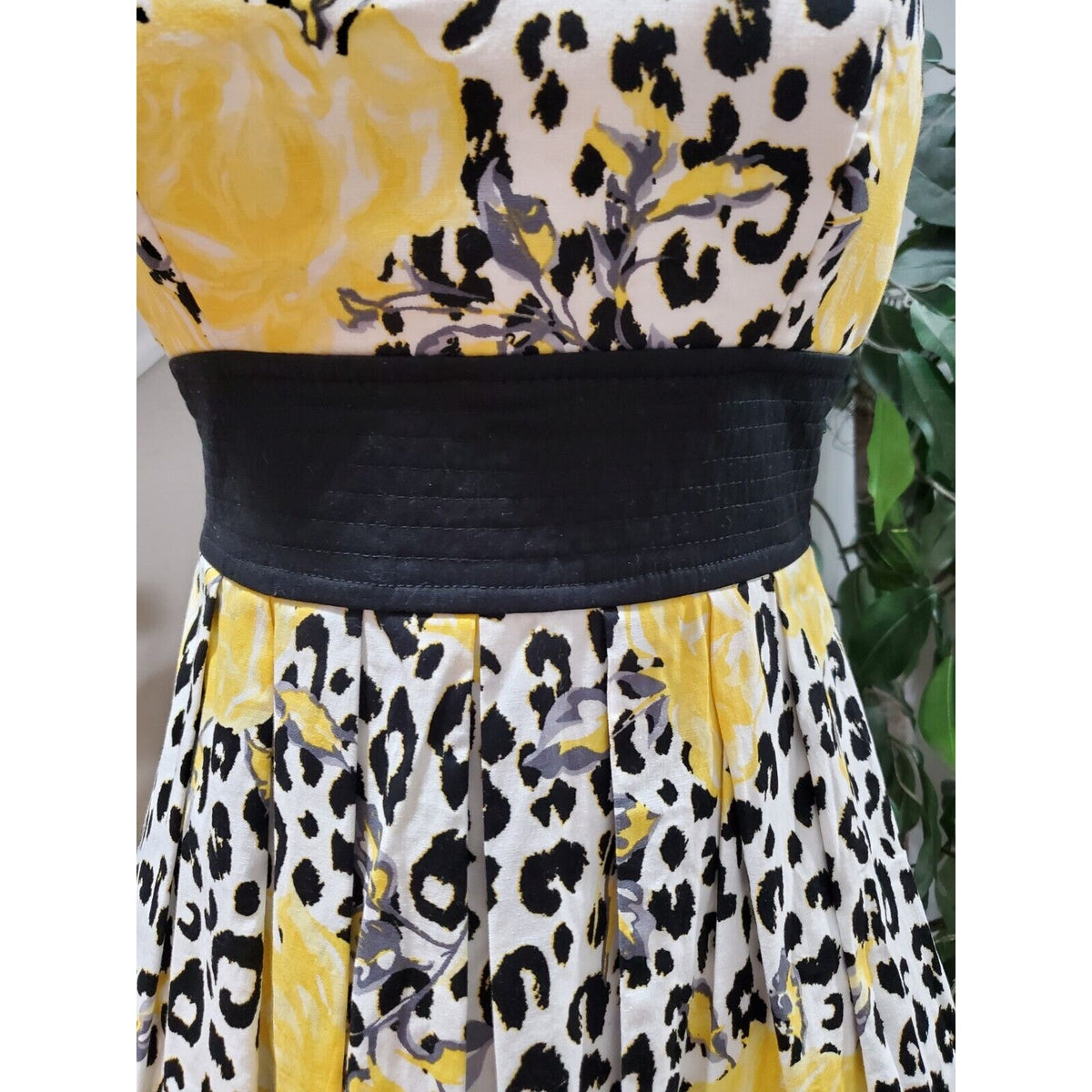 City Triangles Women Yellow & Black Halter Neck Casual Knee Length Dress Size S