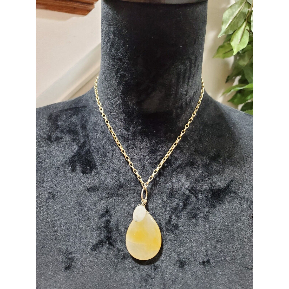 Women's Genuine Natural Baltic Amber Pendant Stylish Necklace