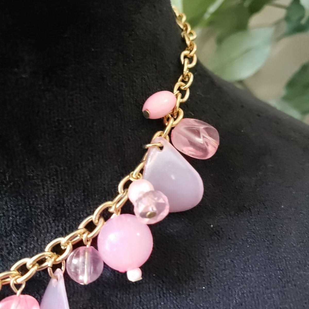 Womens Fashions Pink Glass Beaded Gemstone Collar Necklace with Lobster Clasp