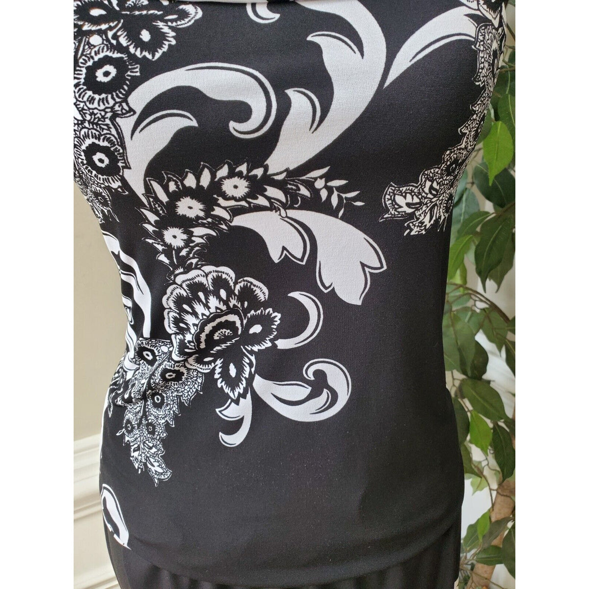 White House Black Market Women's Floral Cowl Neck Sleeveless Knee Length Dress S