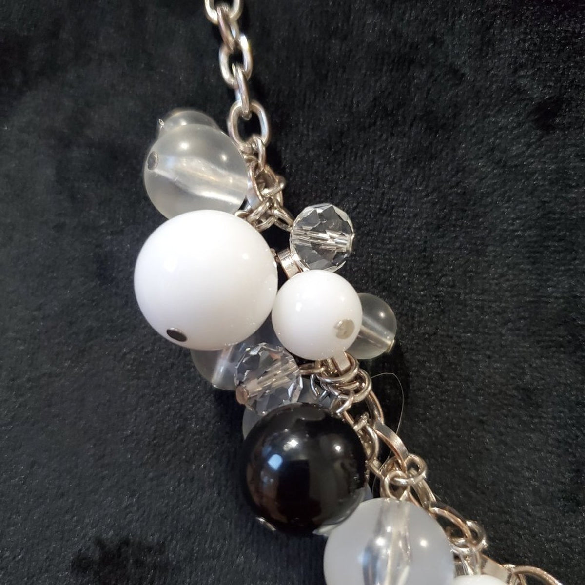 Women's Black & White Round Beaded with Lobster Clasp Fashion Jewelry Necklace