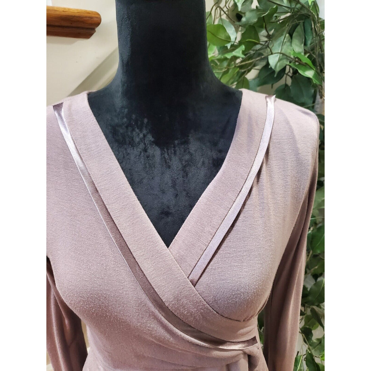 J. June Women Purple Solid Polyester V-Neck Long Sleeve Knee Length Dress Medium