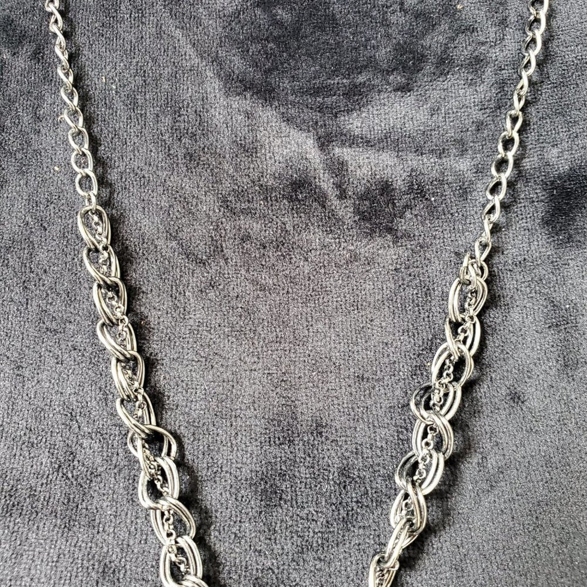 Womens Silver Tone Heart Shaped Chain with Lobster Clasp Jewelry Necklace