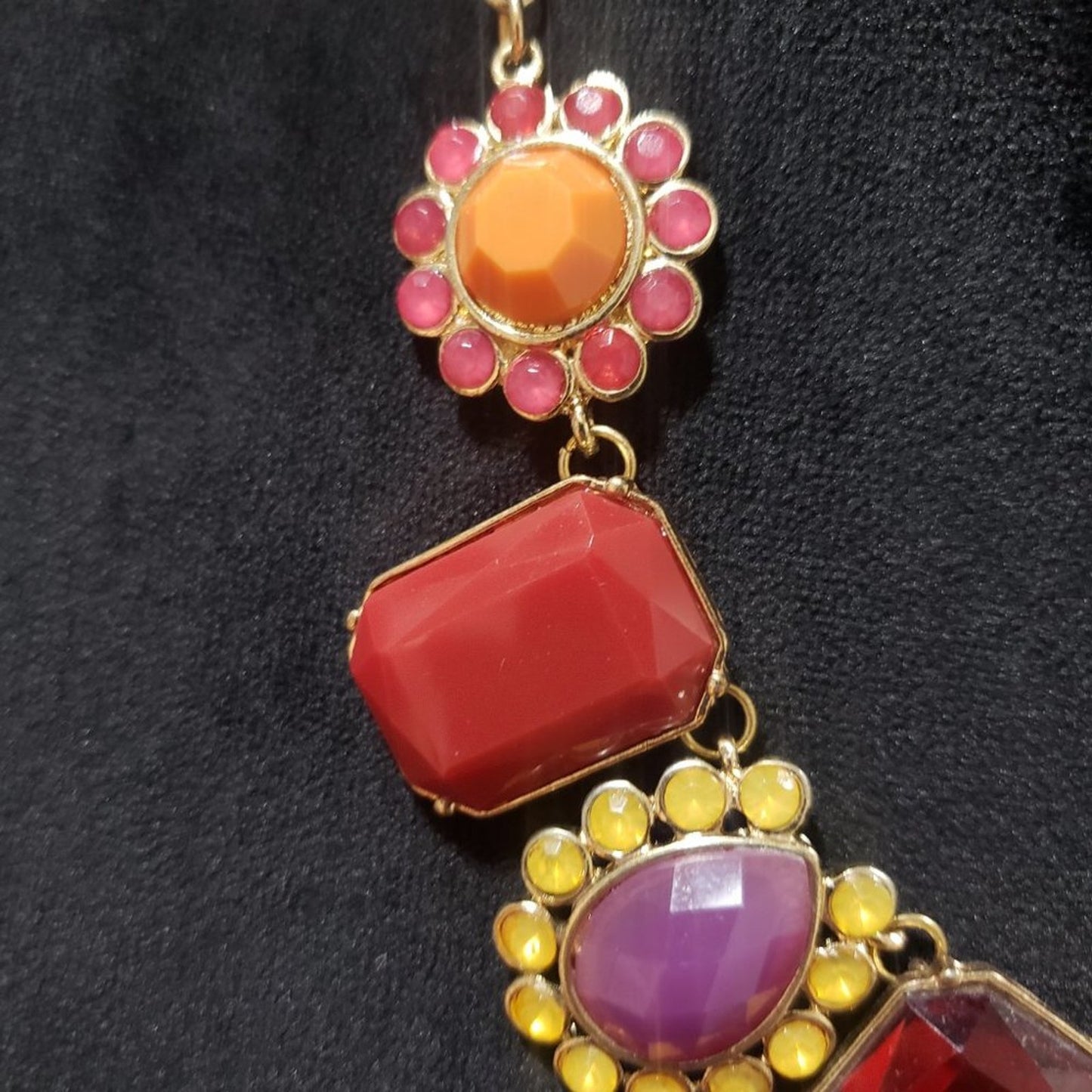 Womens Gold Tone Fashion Multicolor Faceted Rhinestone Floral Statement Necklace