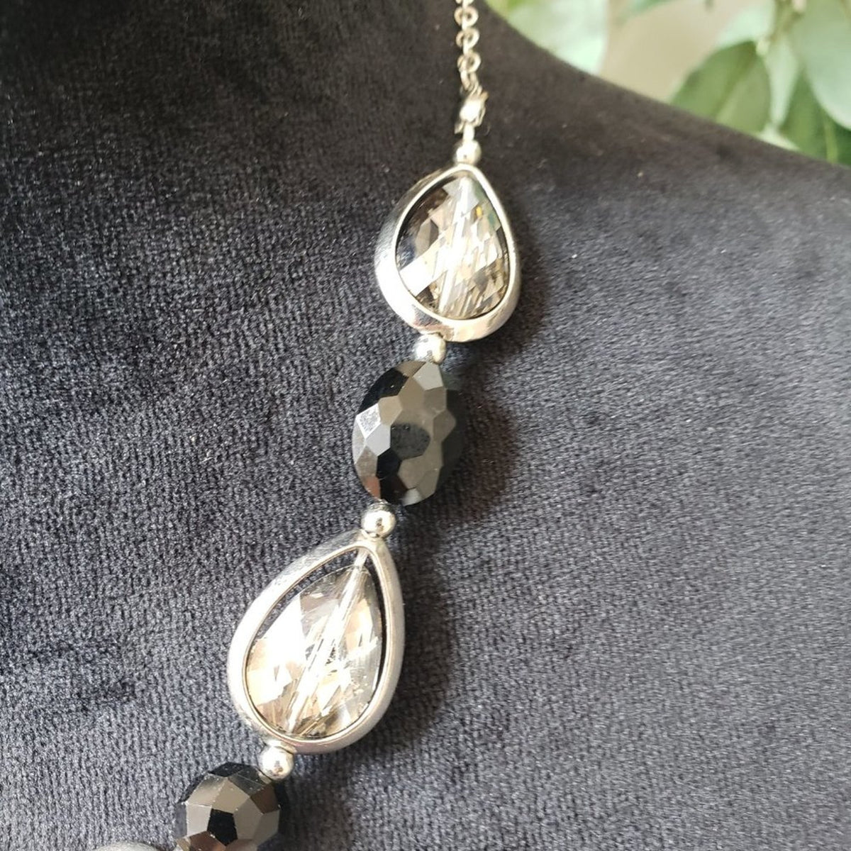 Womens Fashion Silver Tone Black Glass Beaded Collar Necklace with Lobster Clasp