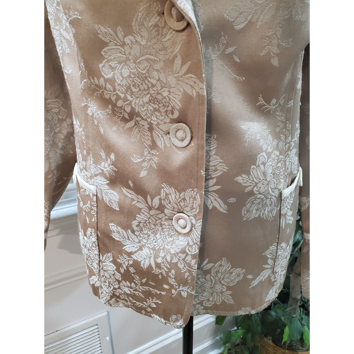 Susan Graver Women's Beige Floral Polyester Single Breasted Two Button Blazer 1X