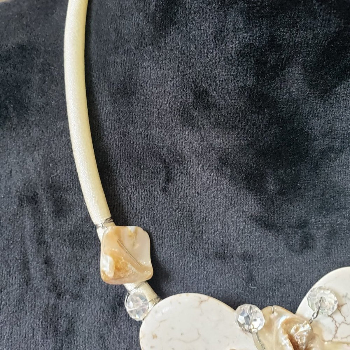 Women's Tan Marbled Style Pearl Flower Round Beaded Necklace