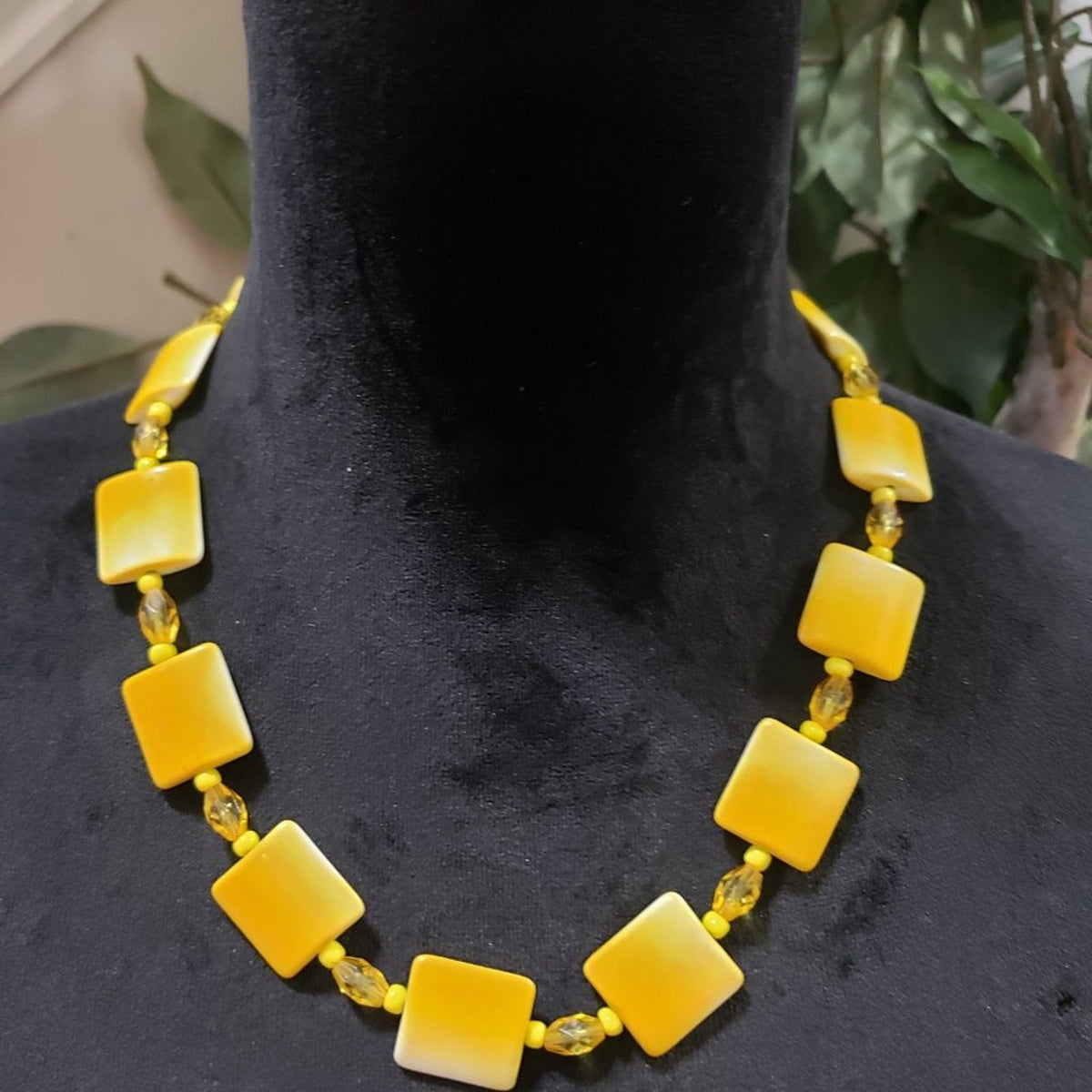Women Yellow Square Stone with Lobster Clasp Necklace with Earings