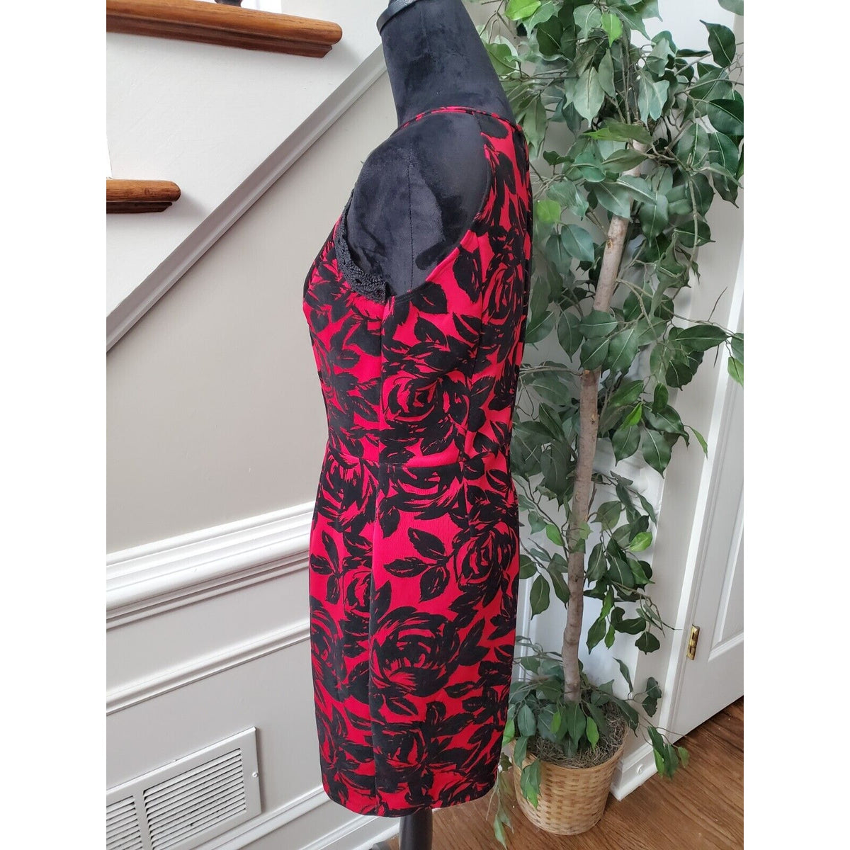 Sweet Storm Women Red Floral Polyester Round Neck Sleeveless Knee Length Dress L