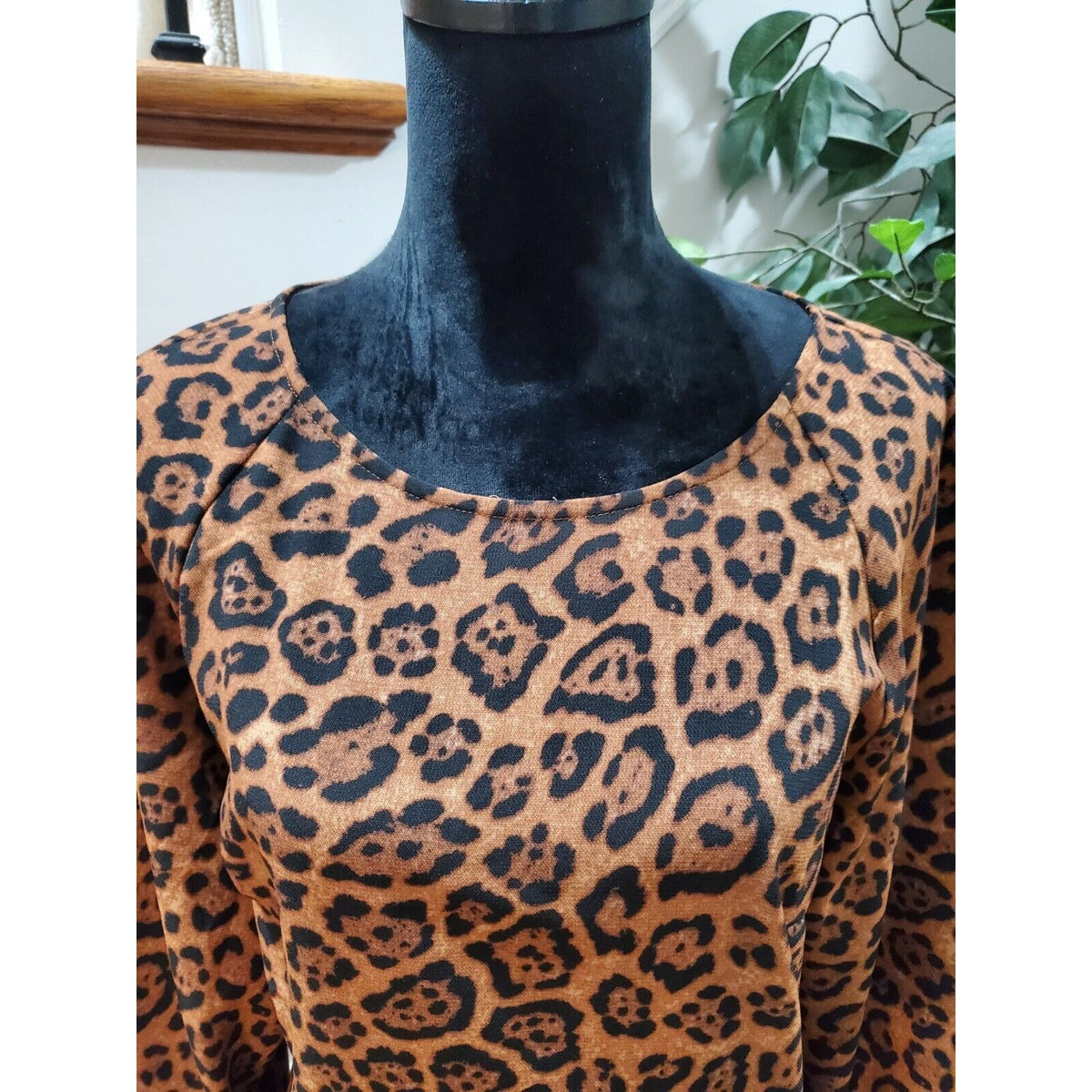 H&M Women's Brown & Black Polyester Round Neck Long Sleeve Knee Length Dress M