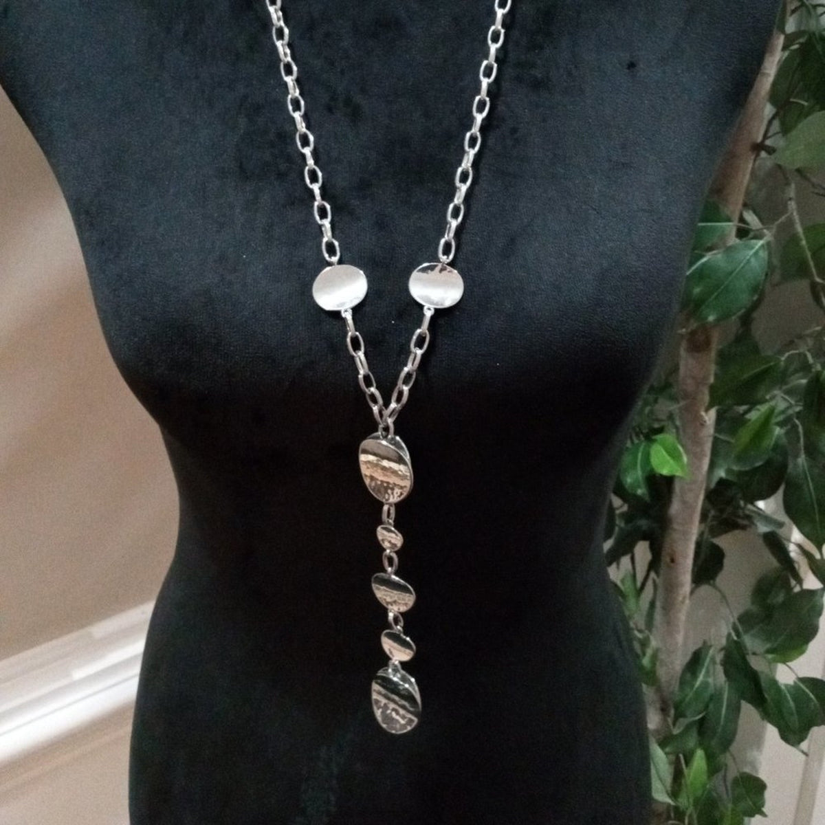 Womens Fashion Silver Tone Free Falling Hammered Circle Necklace with Lobster