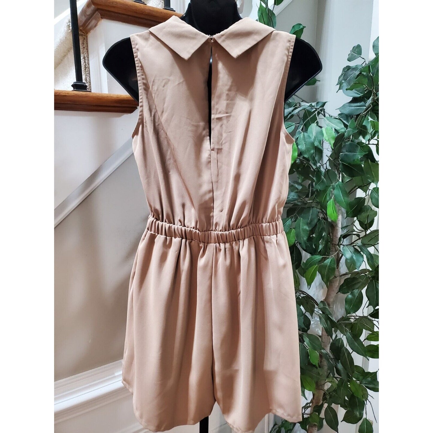 House Of Bailey Women's Cream 100% Polyester Sleeveless Wrap Romper Size Small