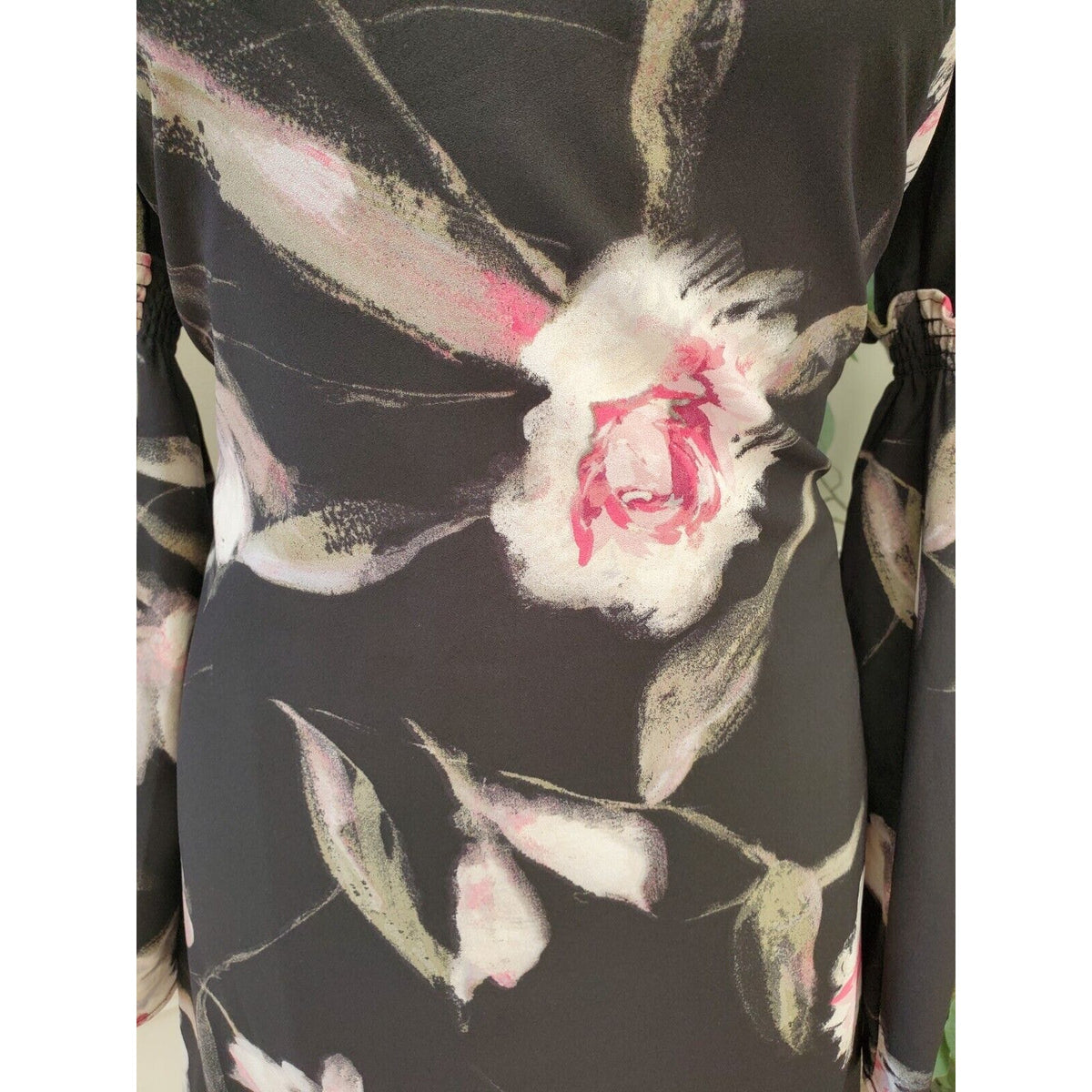 White House Black Market Floral Long Sleeve V Neck Knee Length Dress Size 4