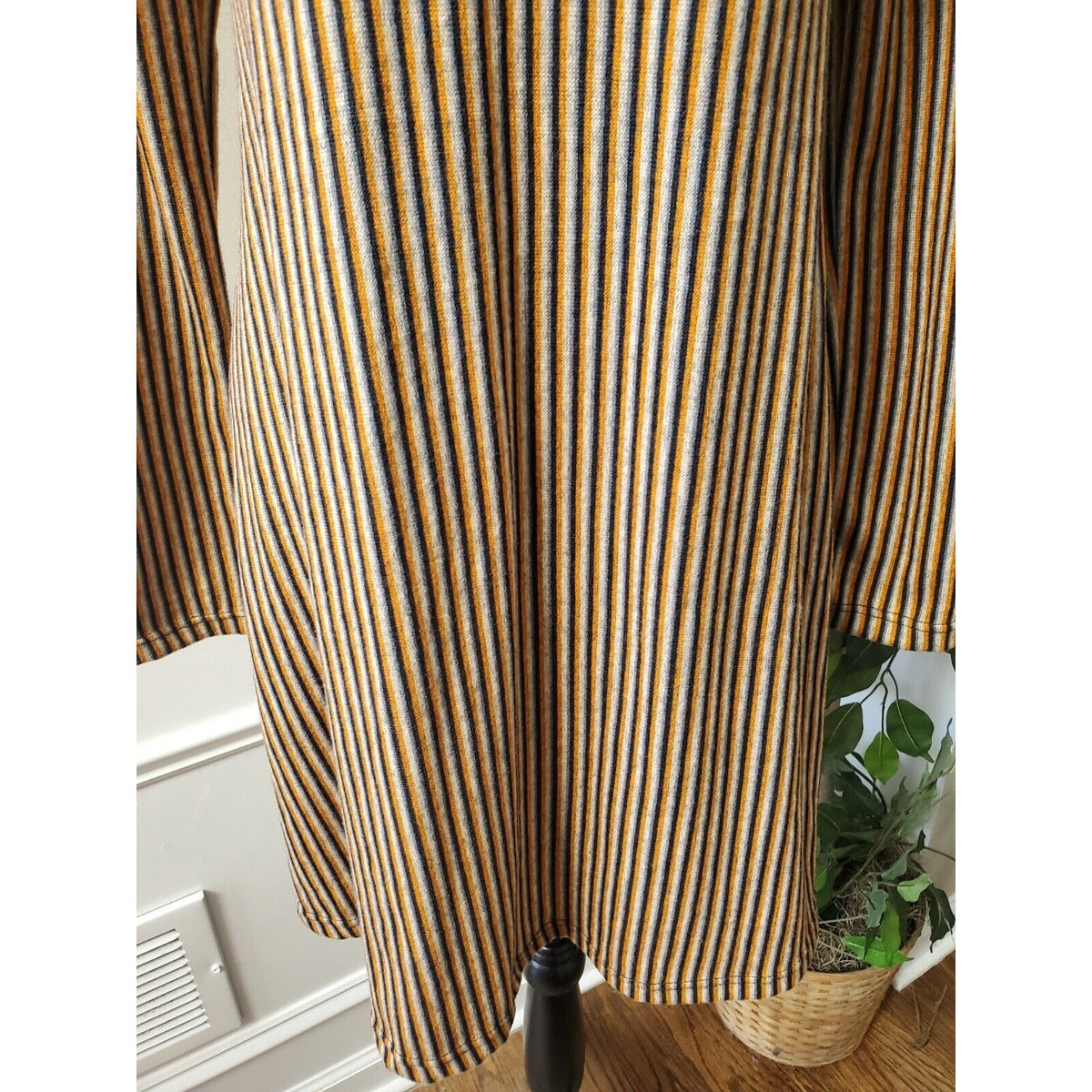 Pinc Women's Brown & Black Polyester Round Neck Long Sleeve Knee Length Dress L