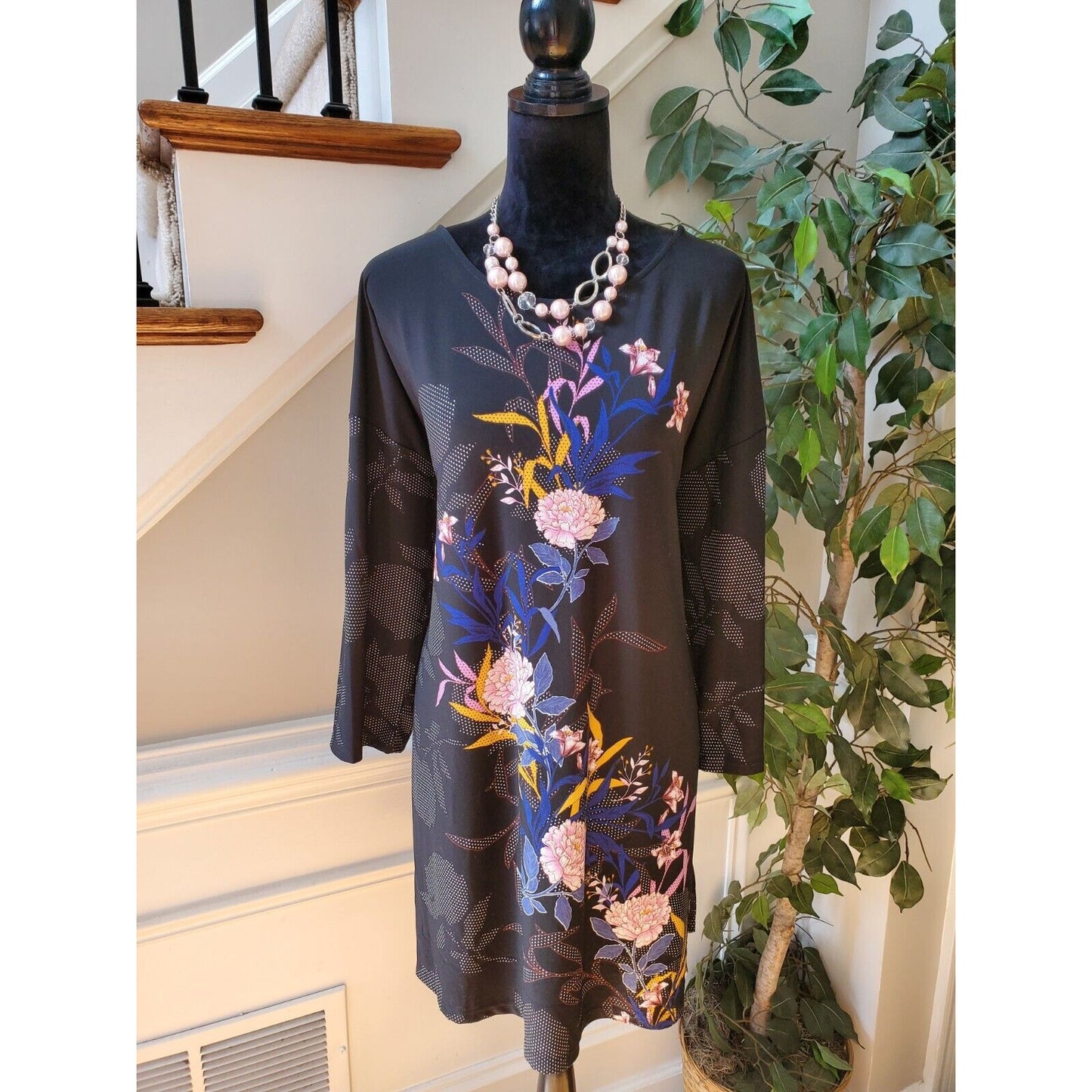 Avenue Women Black Polyester Round Neck Long Sleeve Casual Top Blouse Size 18/20