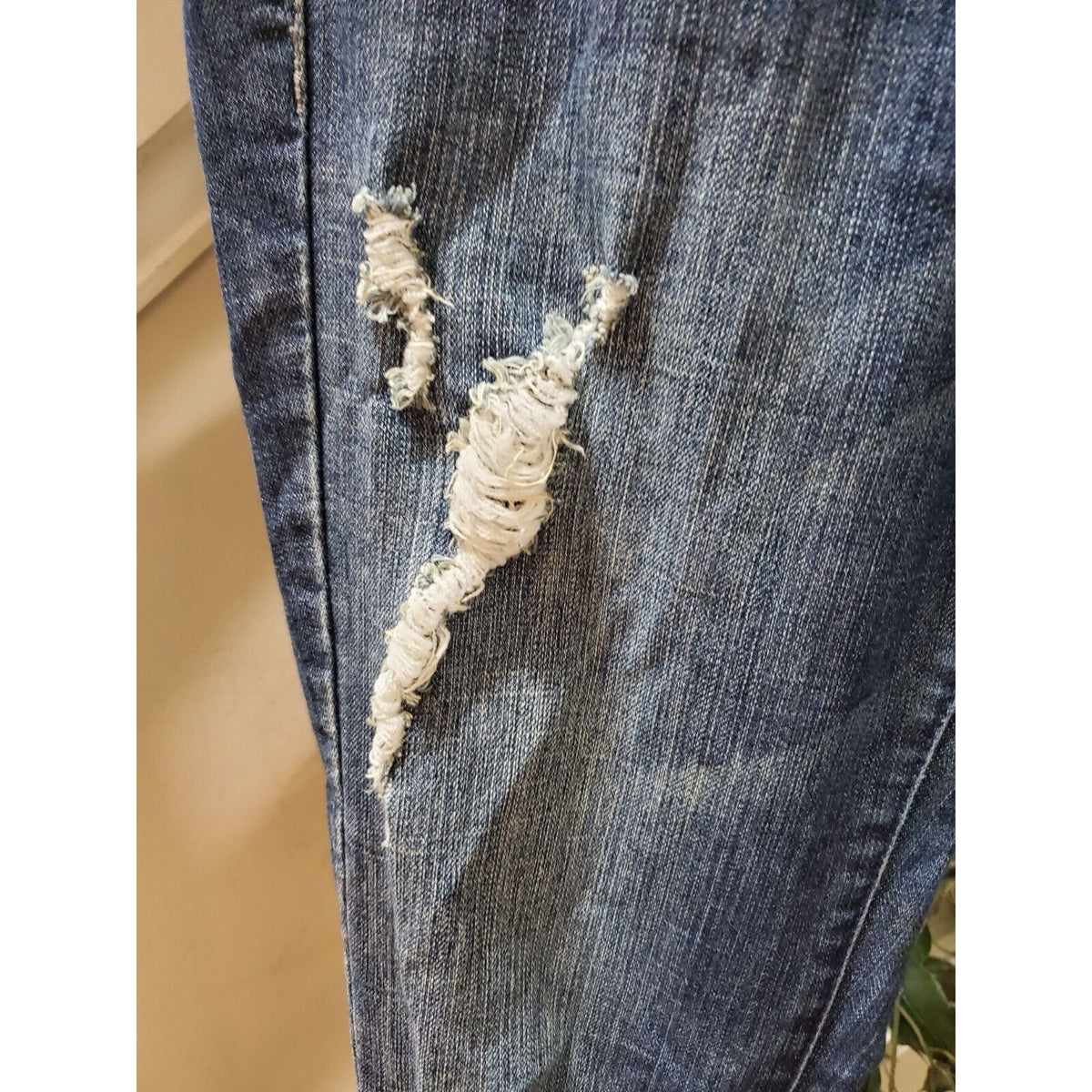 2b bebe Women's Blue Denim Pockets Skinny Leg Distressed Skinny Jeans Size 29