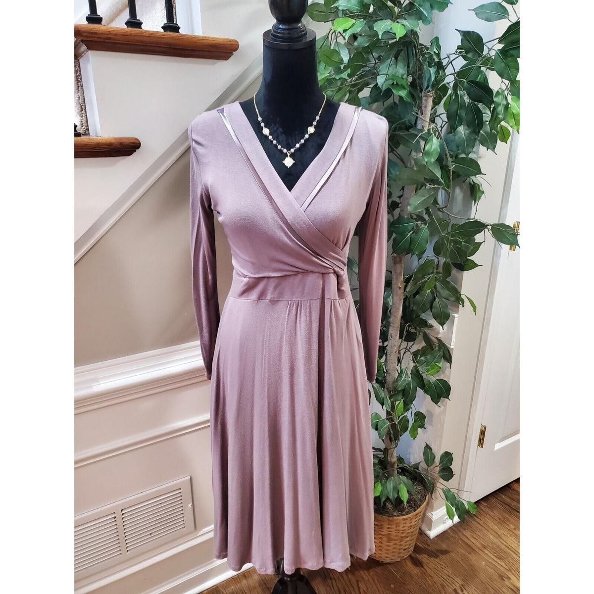 J. June Women Purple Solid Polyester V-Neck Long Sleeve Knee Length Dress Medium