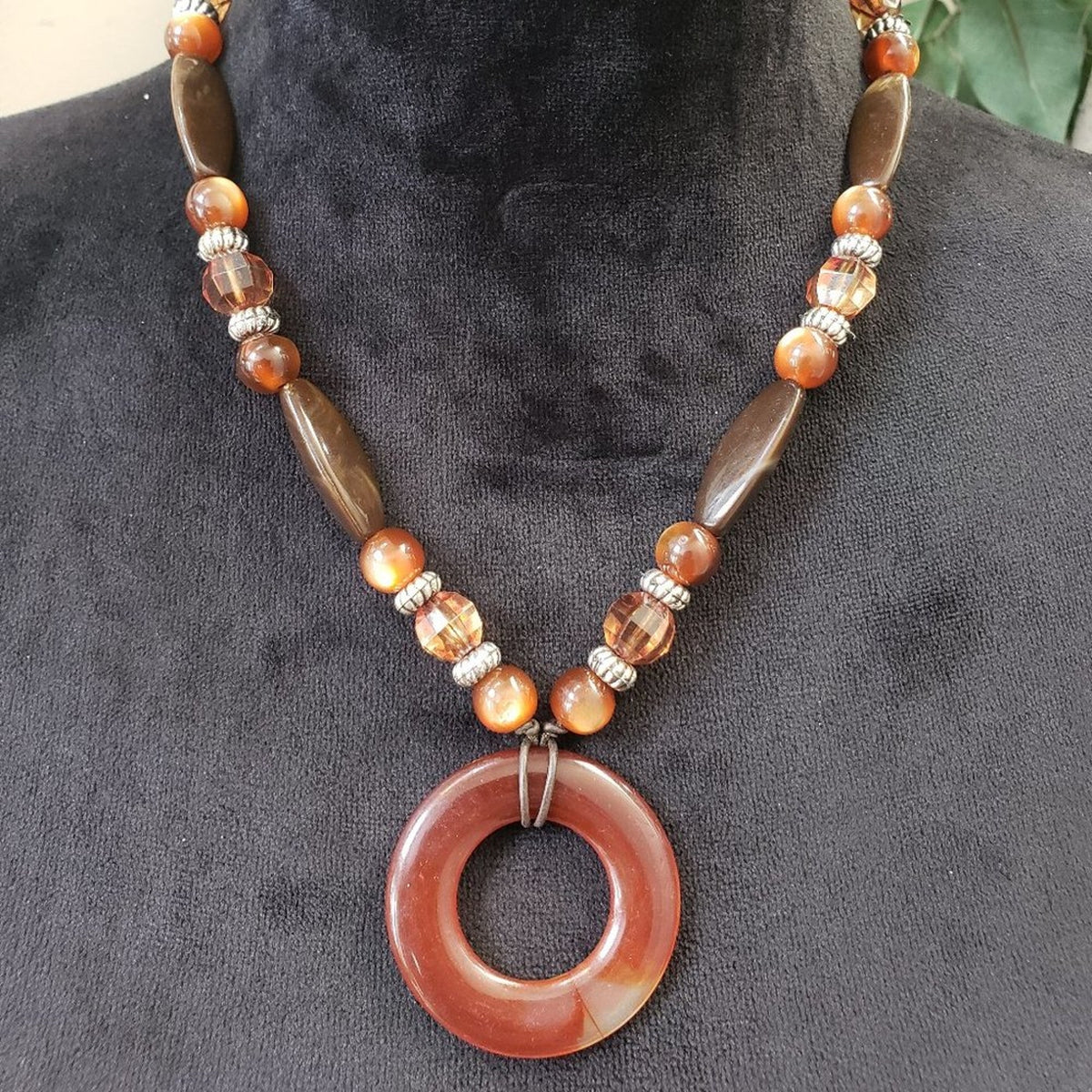 Womens Fashion Glass Beaded Brown Circle Donut Pendant Collar Necklace