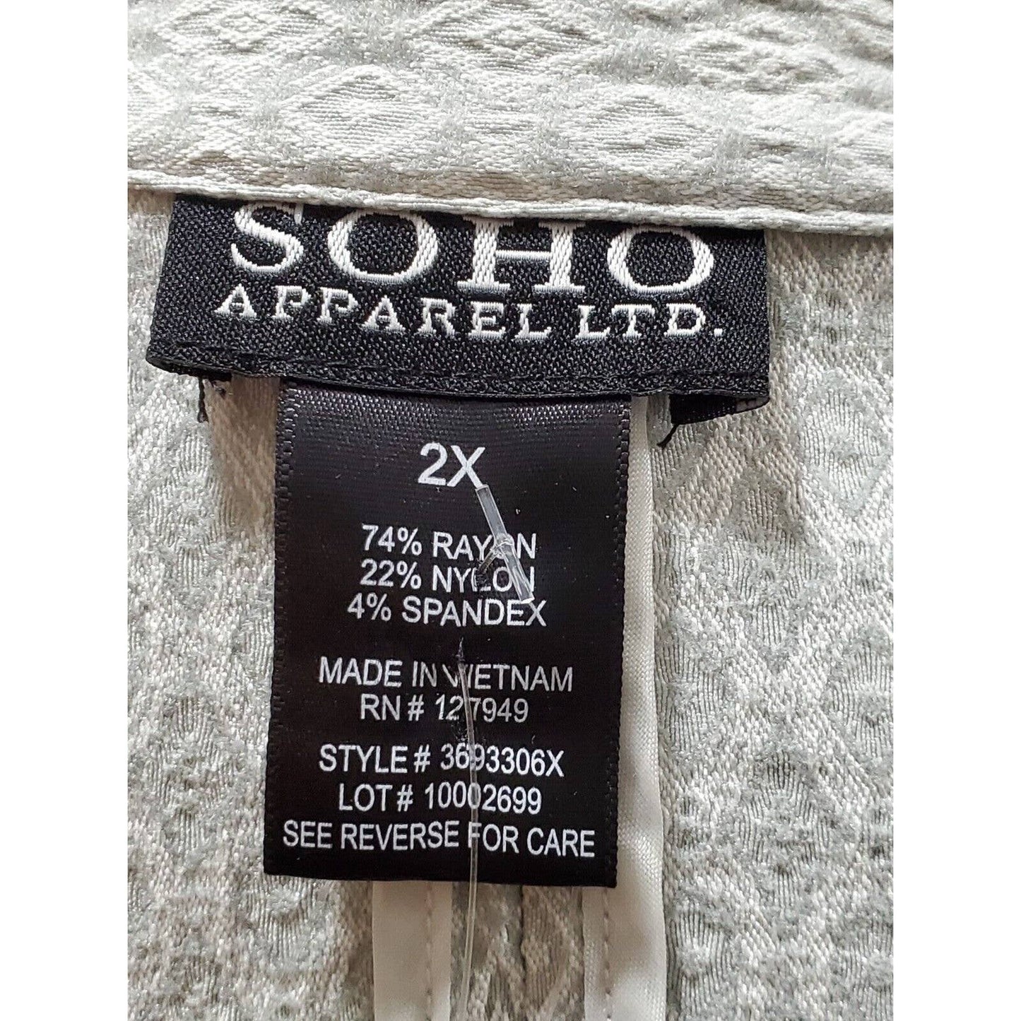 Soho Apparel Light Green Rayon Single Breasted Long Sleeve jacket Blazer Size 2X