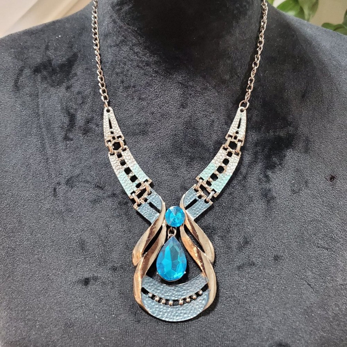 Women's Blue Water Drop Charm Beaded Gold Chain Pendant Necklace