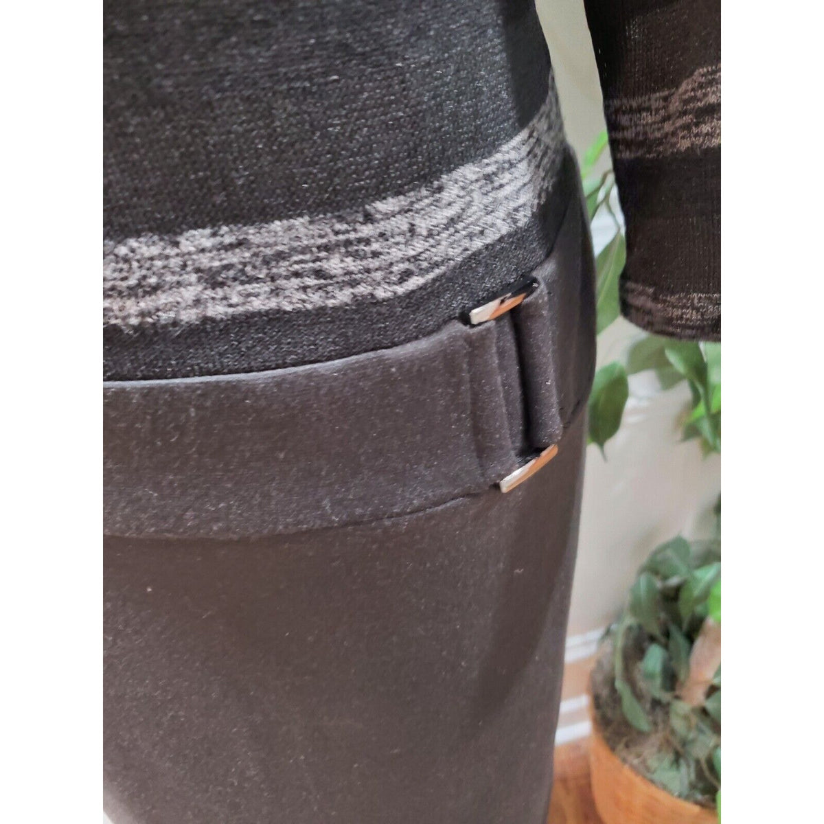 Evan-Picone Women's Black Polyester Round Neck Long Sleeve Knee Length Dress 16