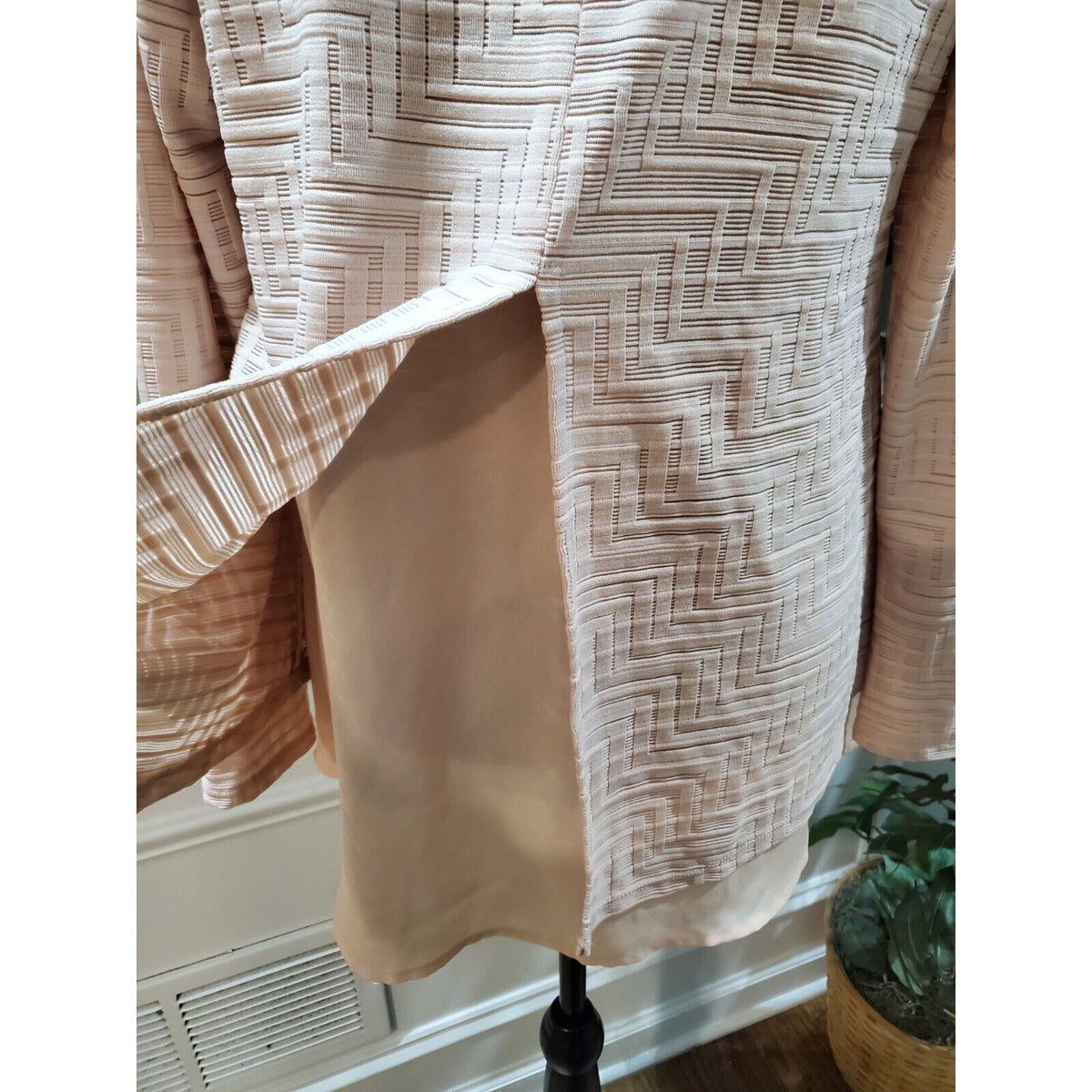 The Limited Women's Beige Polyester Round Neck Long Sleeve Casual Top Blouse L