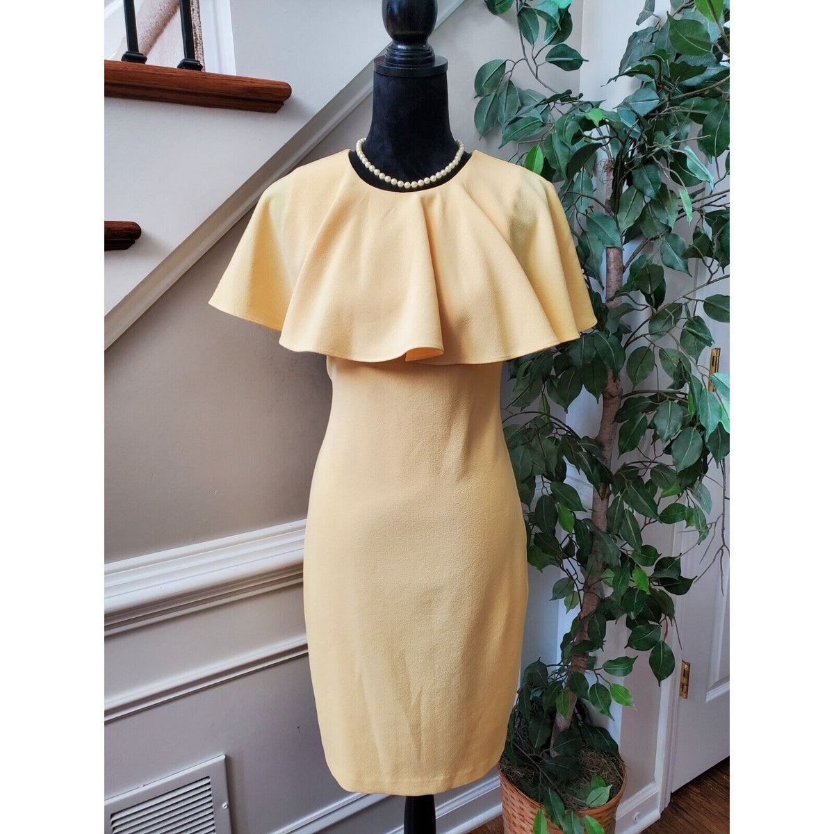 Vince Camuto Yellow Pleated Cape Collar Polyester Sleeveless Knee Length Dress 6