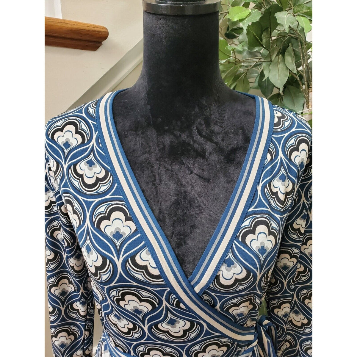 Max Studio Women's Blue Polyester V-Neck Long Sleeve Casual Knee Length Dress S