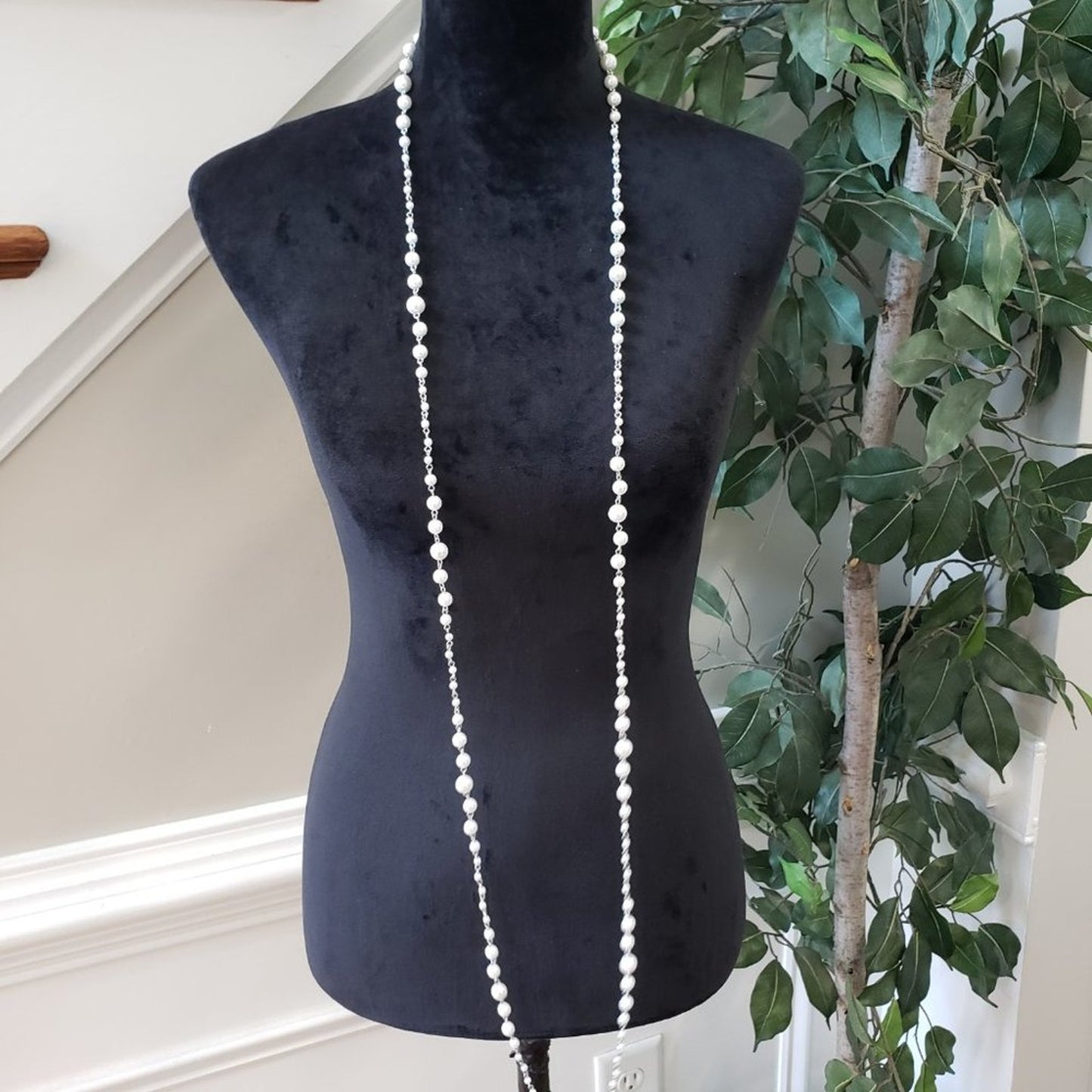 Women's White Round Beaded Long Link Chain Fashion Pendant Necklace
