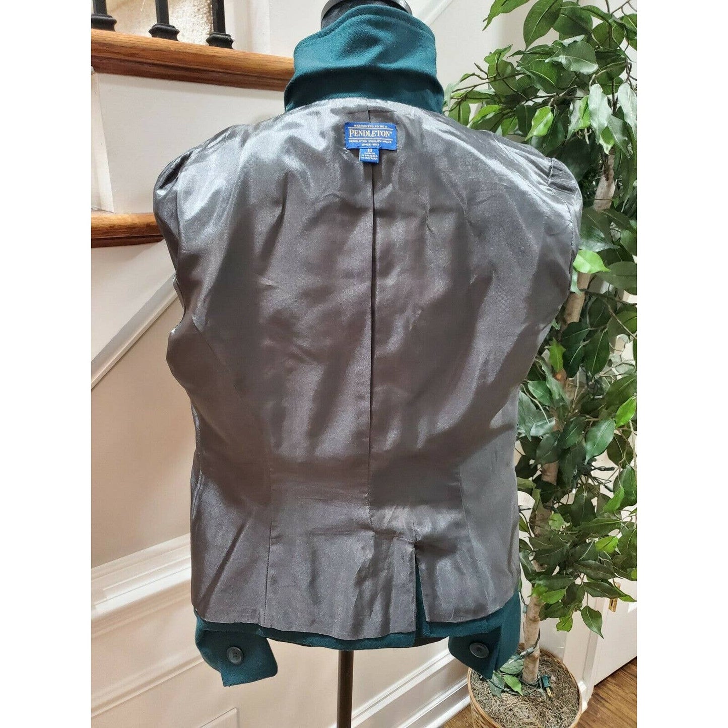 Pendleton Women's Wool Two Buttons Single Breasted Long Sleeve Blazer Size 10