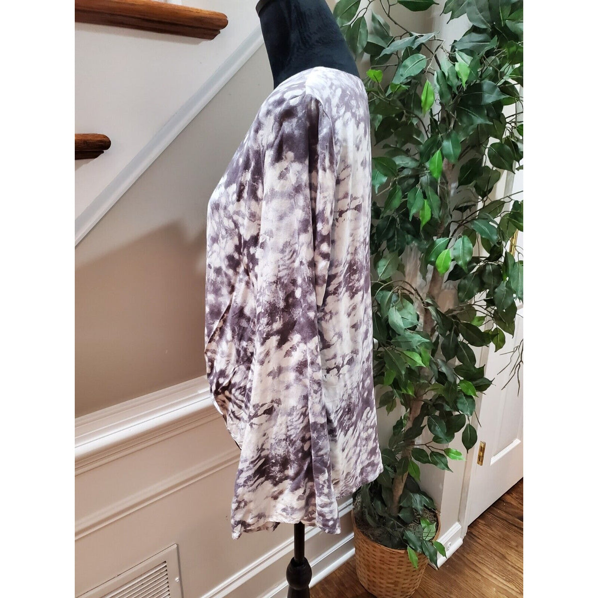 Pyn Burches Women's White & Gray 100% Rayon V-Neck Long Sleeve Top Blouse Size M