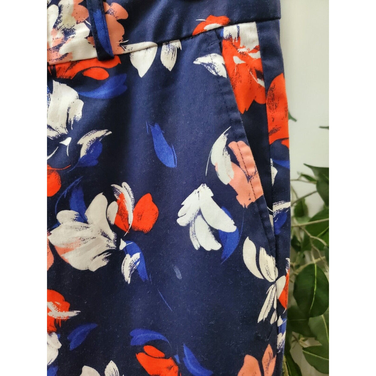 Banana Republic Women's Blue Floral Casual High Rise Straight Leg Pants Size 4