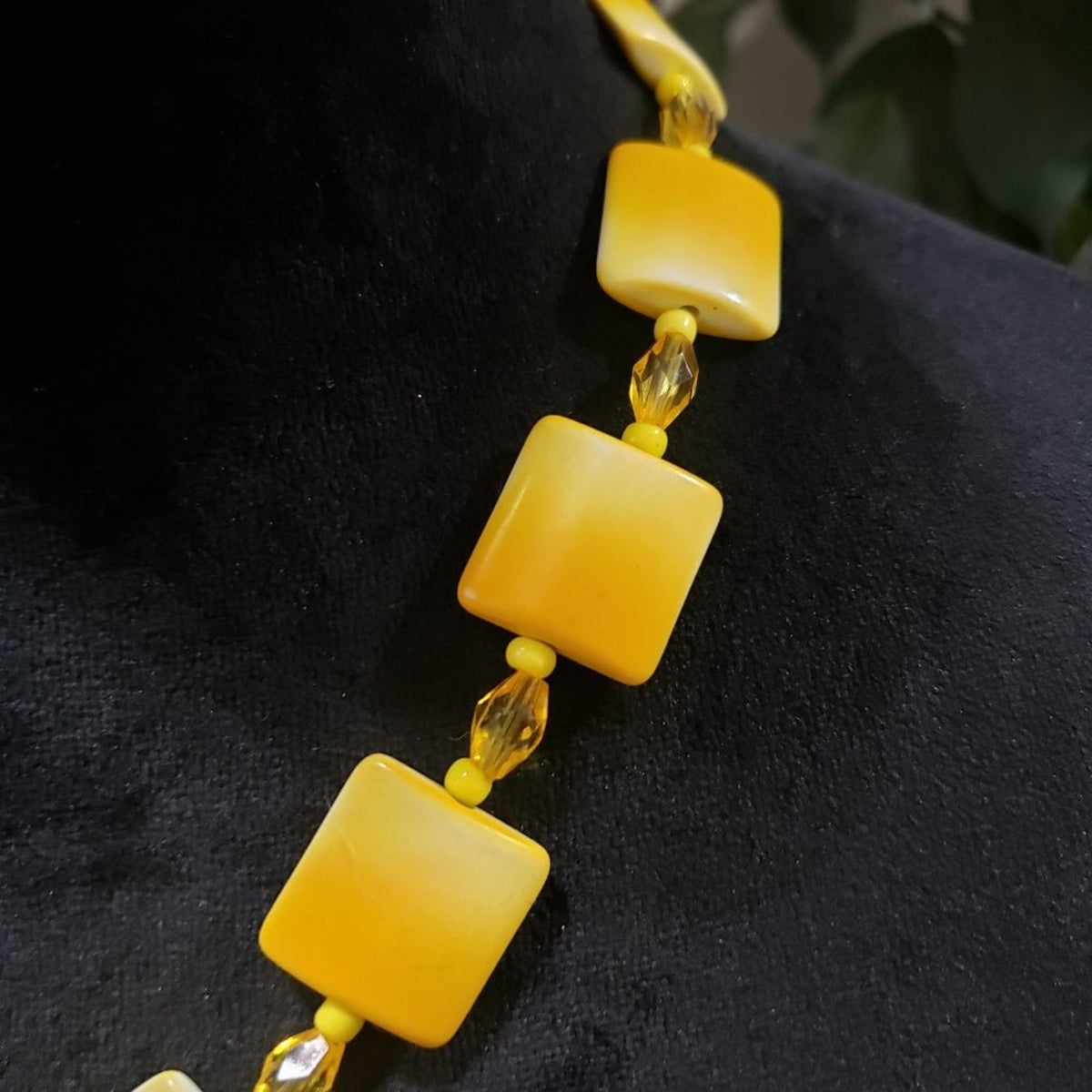 Women Yellow Square Stone with Lobster Clasp Necklace with Earings