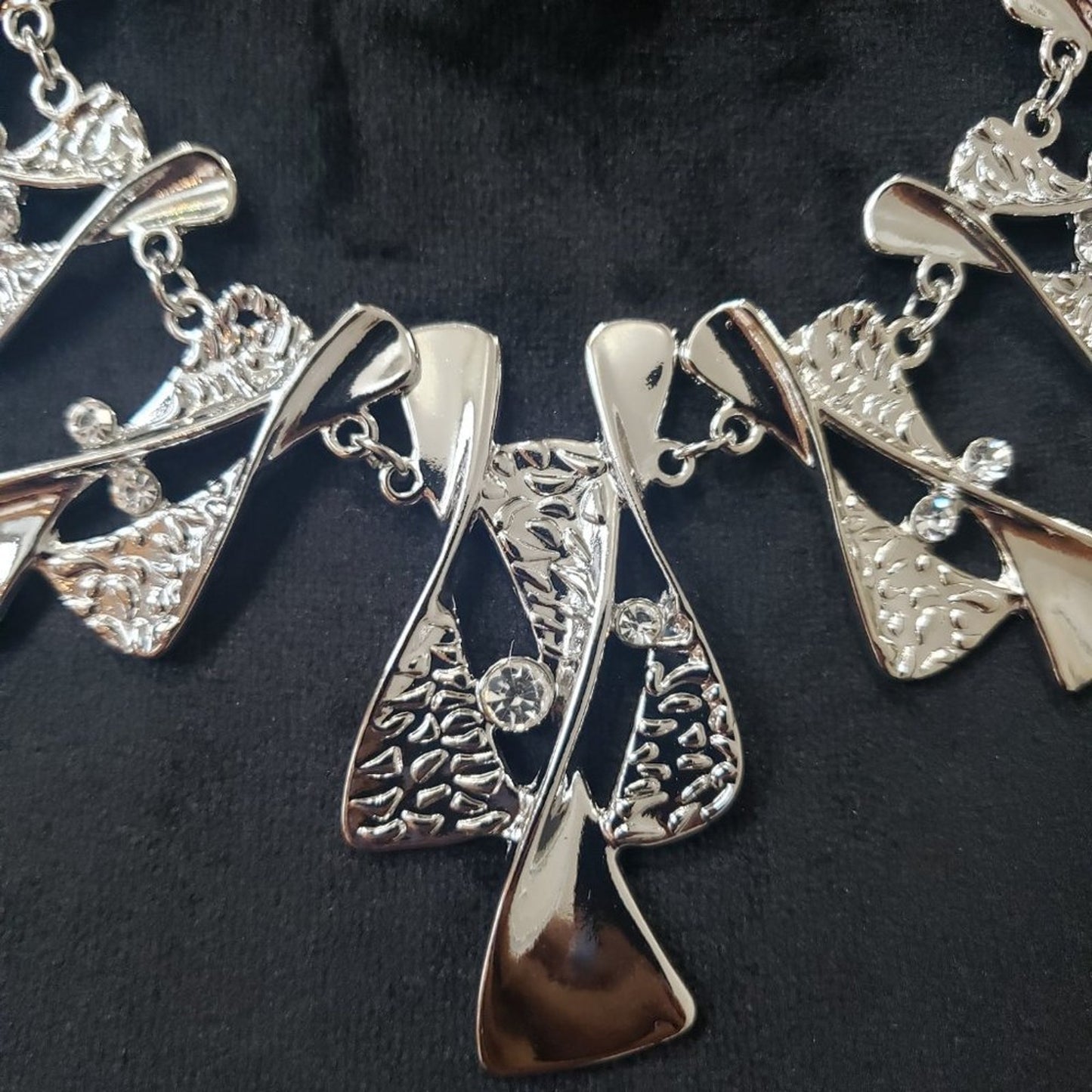 Womens The Sands of Time Silver Tone Choker Necklace