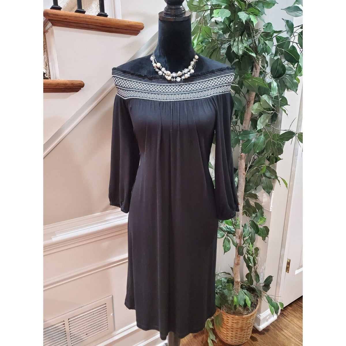 Chico's Women's Black Solid Viscose Off Shoulder Long Sleeve Knee Length Dress S