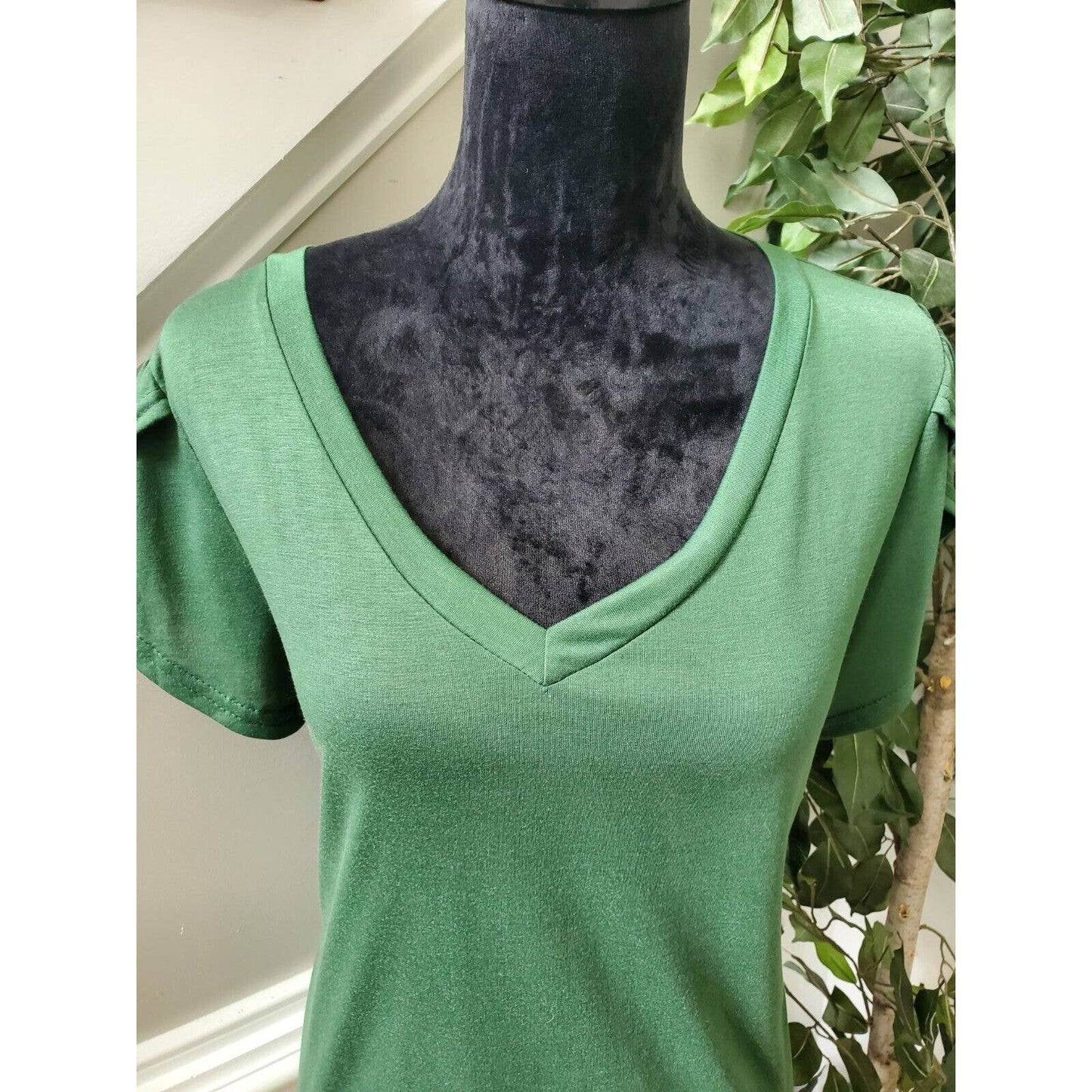 SHEIN Women's Green Polyester V-Neck Short Sleeve Casual Top Shirt Size Large