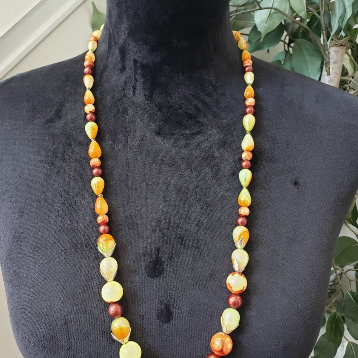 Women Fashions Multicolor Round Strand Beaded Collar Necklace with Lobster Clasp
