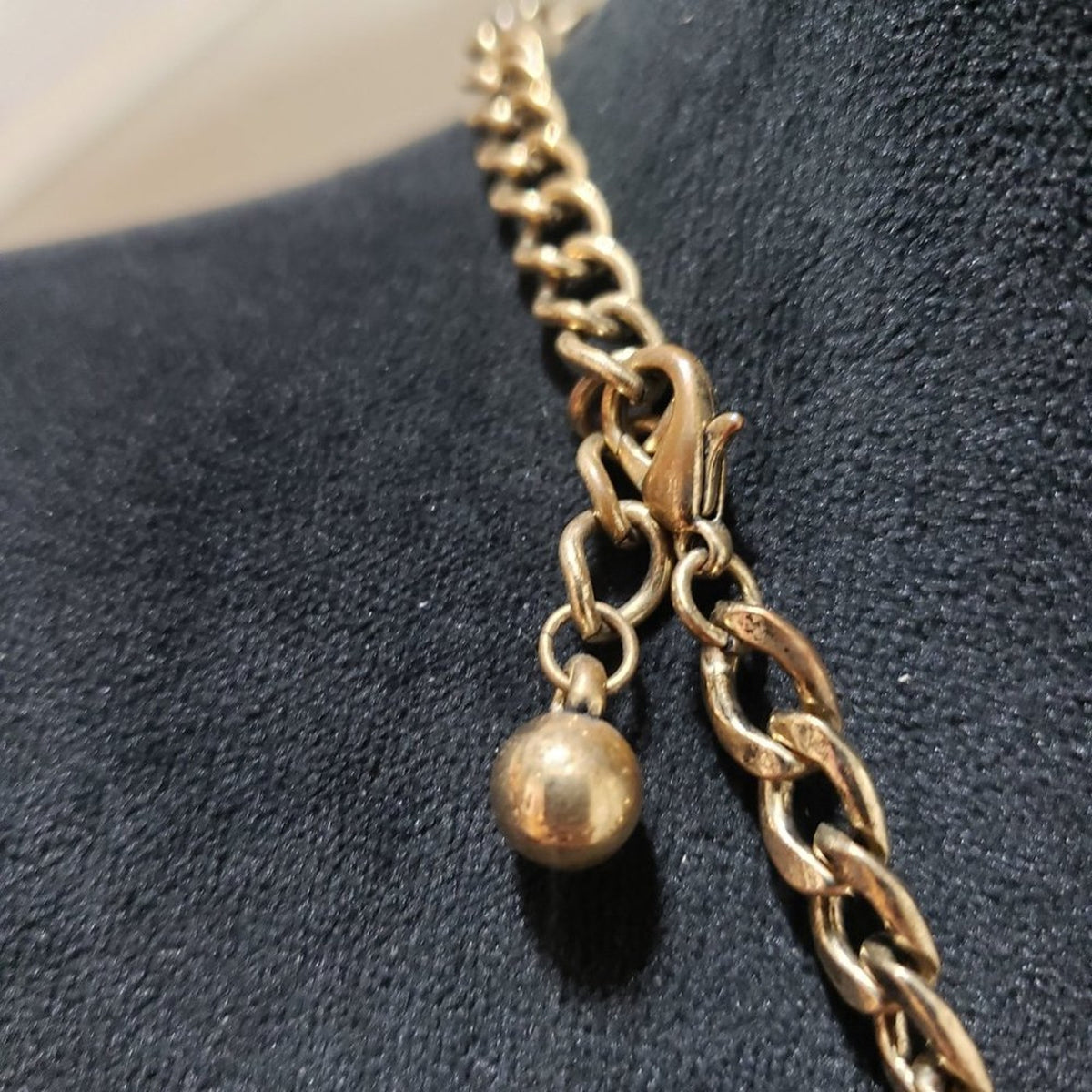 Womens Gold Tone Chain Beaded Faceted Crystal Pendant Necklace w/ Lobster Clasp