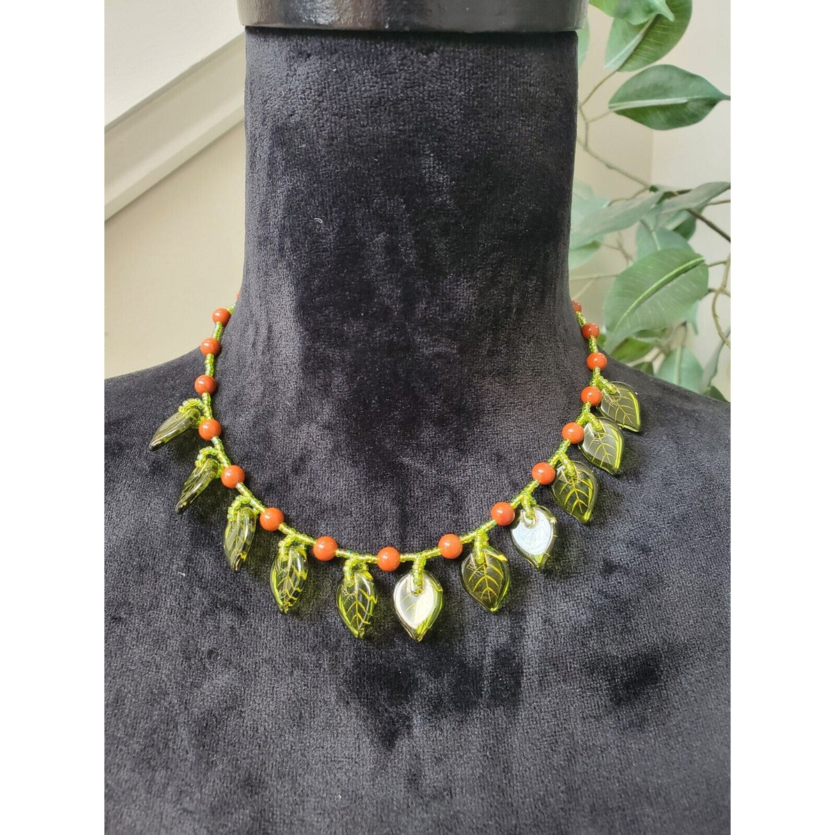 Women's Green Leaf Orange Beaded Fashion Jewelry Short Necklace