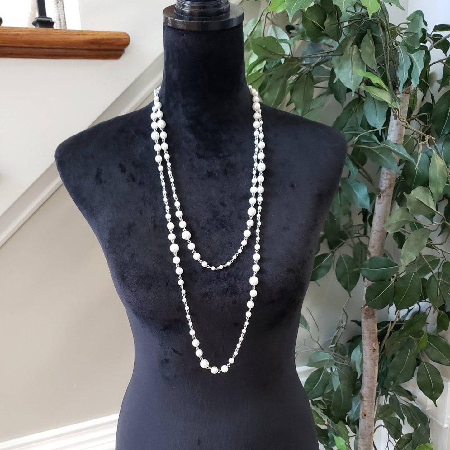 Women's White Round Beaded Long Link Chain Fashion Pendant Necklace
