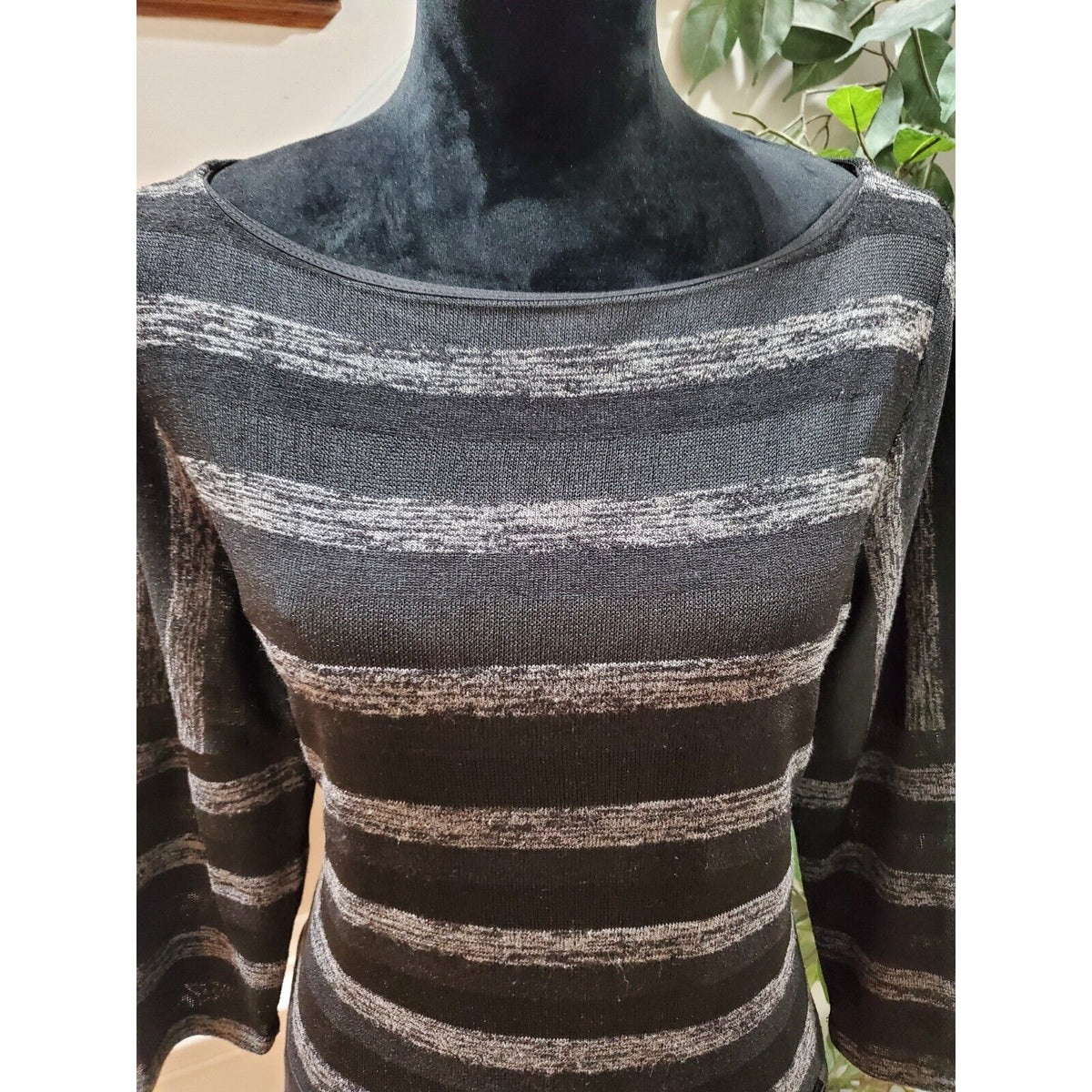 Evan-Picone Women's Black Polyester Round Neck Long Sleeve Knee Length Dress 16