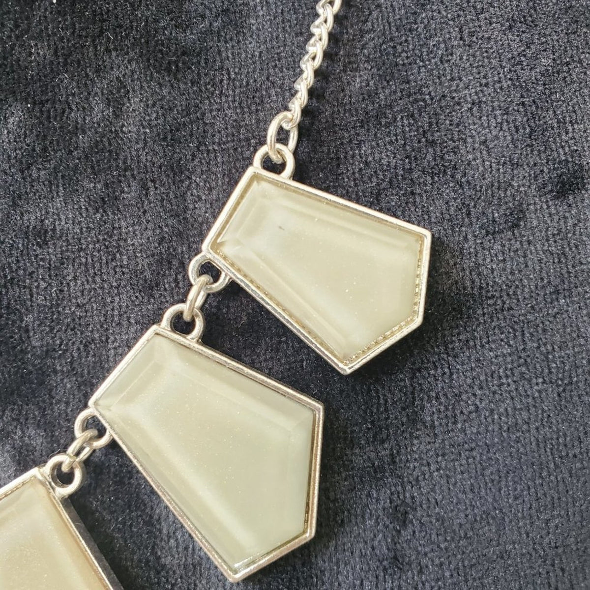 House of Harlow Inspired Women's Classic Taupe Bib Geometric Choker Necklace