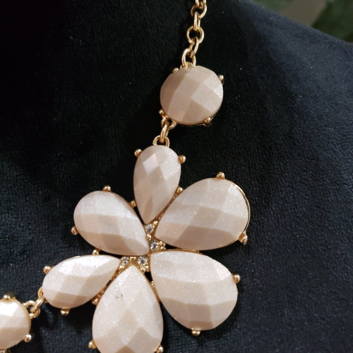 Womens Fashion Beige Rhinestone Flower Beaded Statement Necklace with Lobster