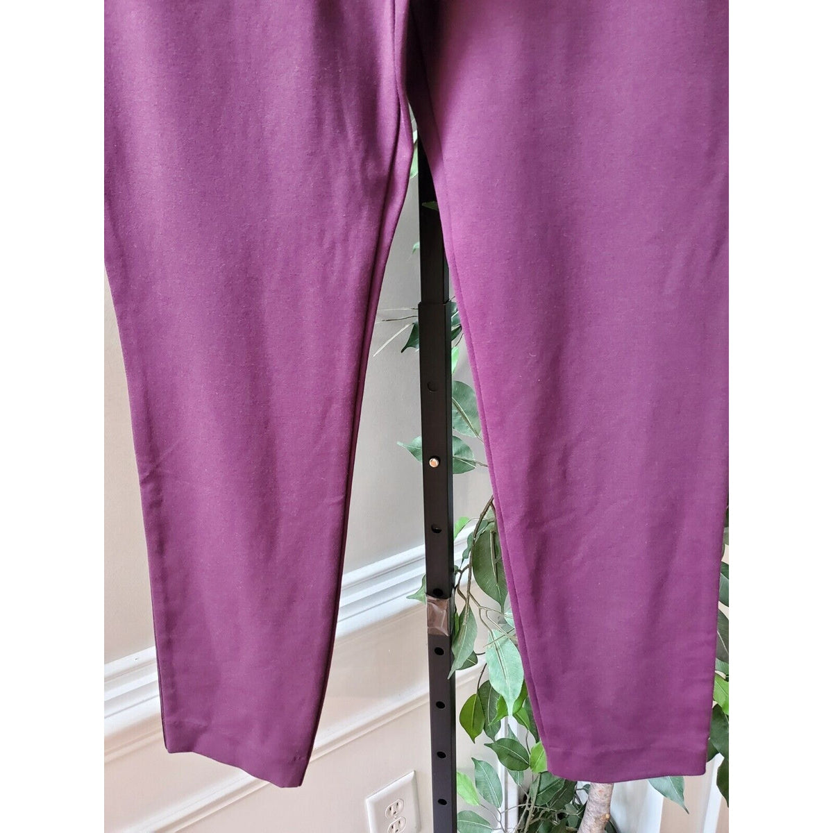 Old Navy Women's Purple Polyester Comfort Waist Pixie Fit Casual Pant Size 12