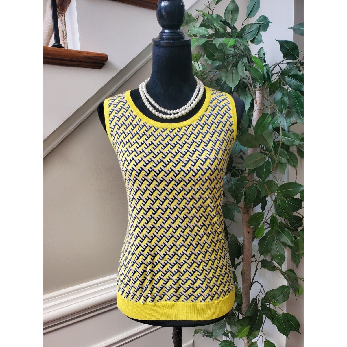 Jones New York Yellow & Black Abstract Cotton Round Neck Sleeveless Sweater M