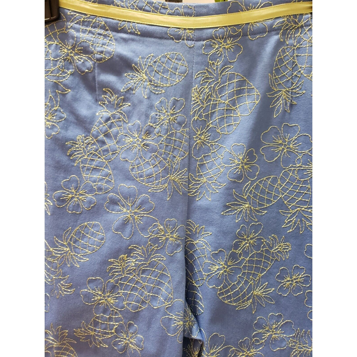 Talbots Embroidered Pineapple Flower Blue & Yellow Stretch Capri Pants Size 4