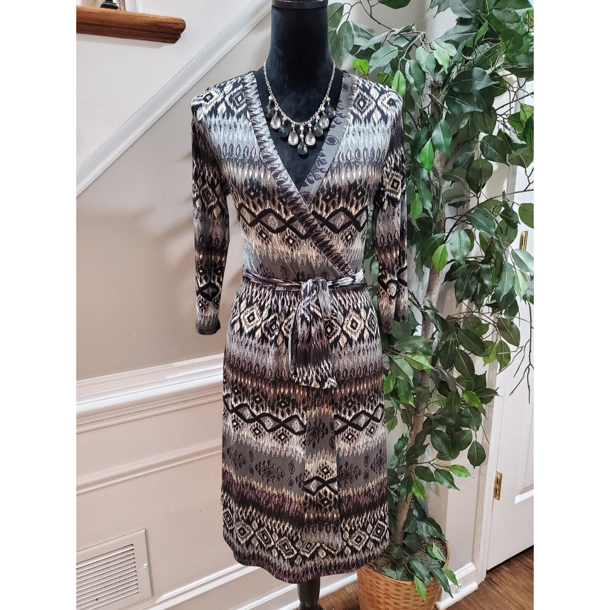 Pink Blush Multicolor Polyester V-Neck 3/4 Sleeve Tie Waist Dress Size M