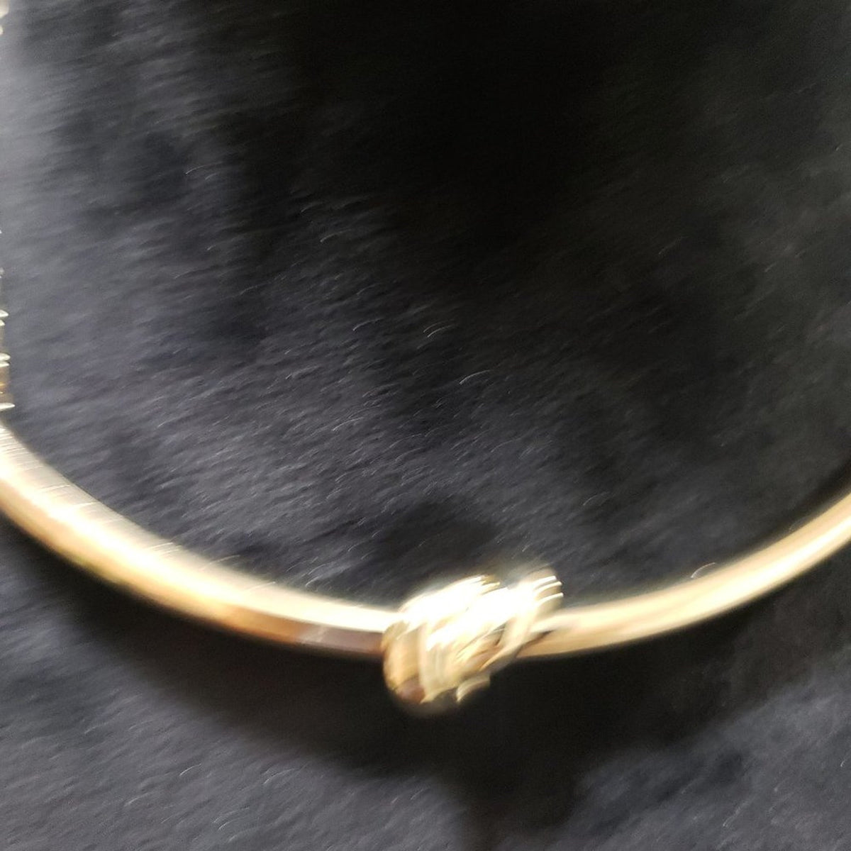 The Limited Women's Goldtone Knot Curved Bar Necklace NWT